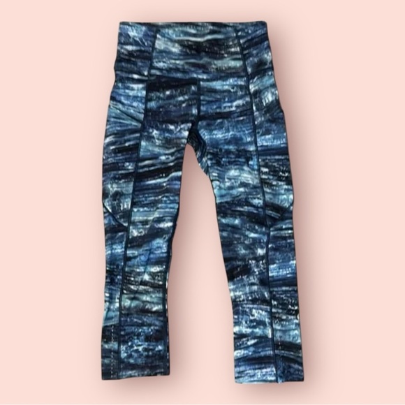 Lululemon‎ Fast & Free Crop II *Nulux 19" Shorelines Multi Blue size 4 - Picture 3 of 6